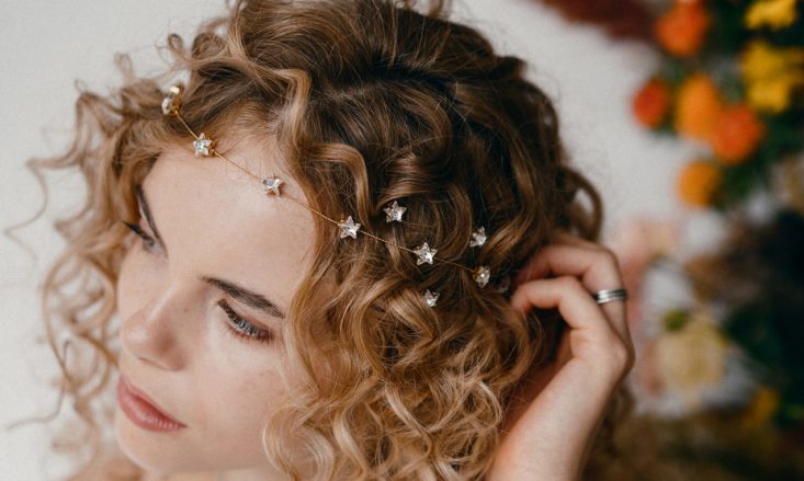 wedding-hairstyles-for-curly-hair